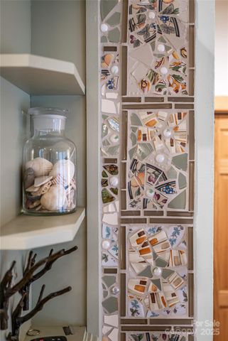 457 Hearthstone Way, Horse Shoe, NC 28742