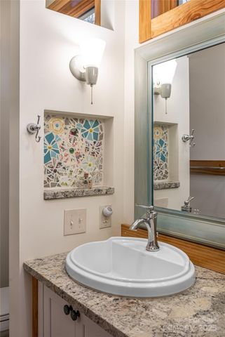 457 Hearthstone Way, Horse Shoe, NC 28742