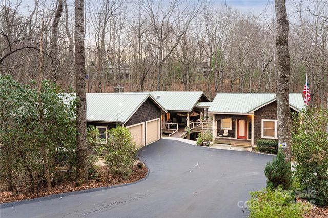 457 Hearthstone Way, Horse Shoe, NC 28742