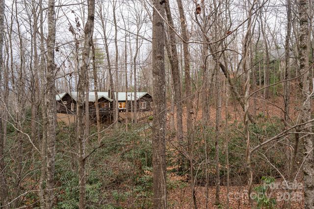 457 Hearthstone Way, Horse Shoe, NC 28742