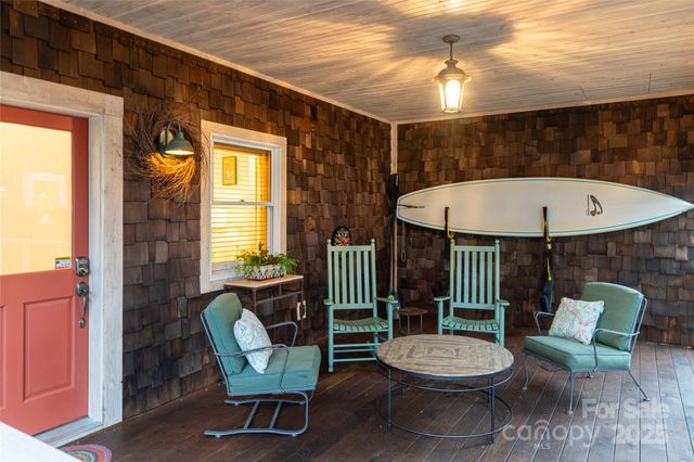 457 Hearthstone Way, Horse Shoe, NC 28742