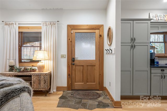 457 Hearthstone Way, Horse Shoe, NC 28742