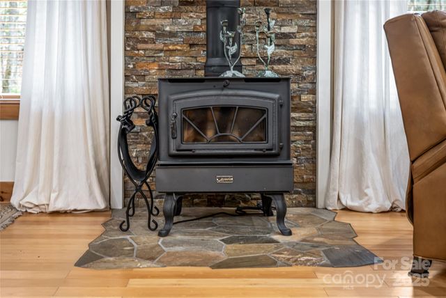 457 Hearthstone Way, Horse Shoe, NC 28742