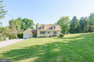 5 BONNIE LN, Cheyney, PA 19319
