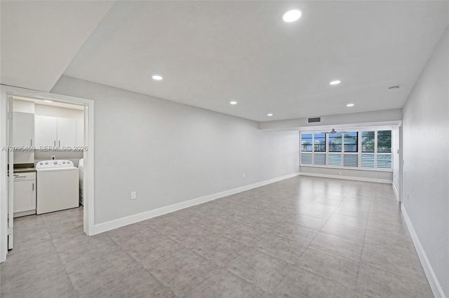 1522 Whitehall Drive 106, Davie, FL 33324