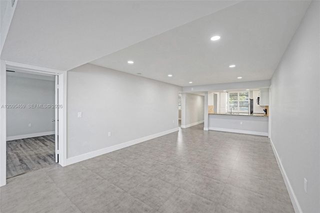 1522 Whitehall Drive 106, Davie, FL 33324