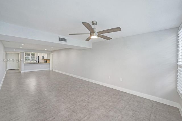 1522 Whitehall Drive 106, Davie, FL 33324