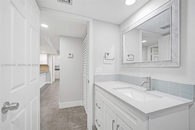 1522 Whitehall Drive 106, Davie, FL 33324