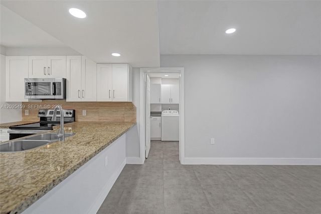 1522 Whitehall Drive 106, Davie, FL 33324