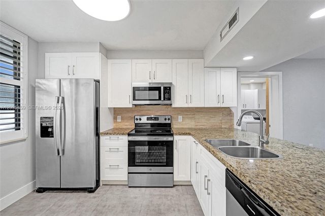 1522 Whitehall Drive 106, Davie, FL 33324