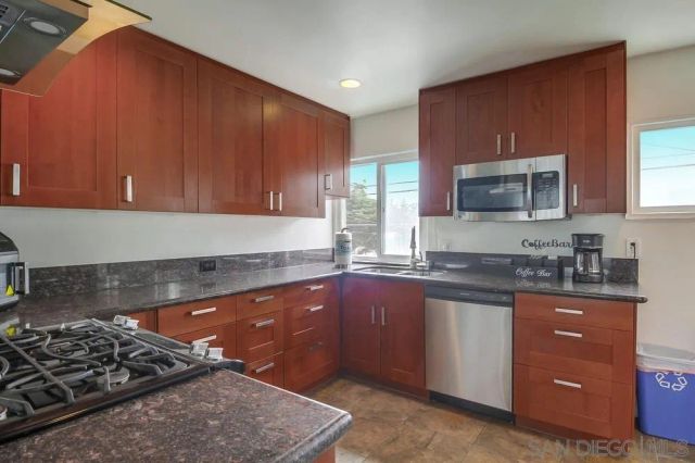 3575-77 Strand Way, San Diego, CA 92109