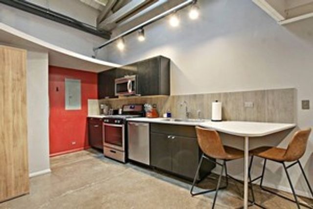 940 Pitner Avenue 3, Evanston, IL 60202