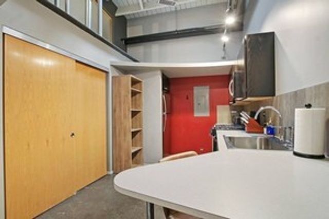 940 Pitner Avenue 3, Evanston, IL 60202