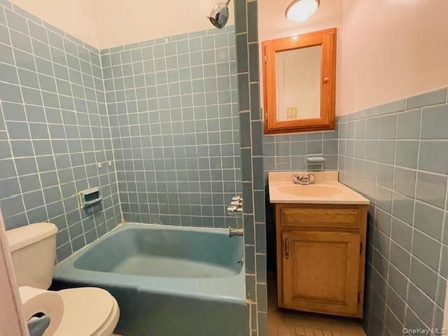 68-68 76th Street, Middle Village, NY 11379