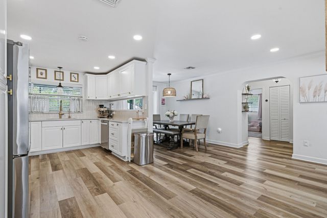 2427 COUNTRY OAKS Lane, Palm Beach Gardens, FL 33410
