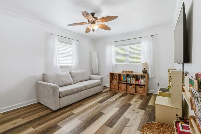 2427 COUNTRY OAKS Lane, Palm Beach Gardens, FL 33410