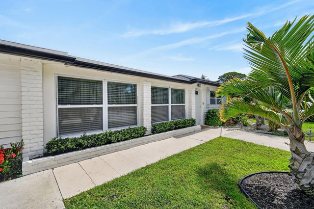 2427 COUNTRY OAKS Lane, Palm Beach Gardens, FL 33410