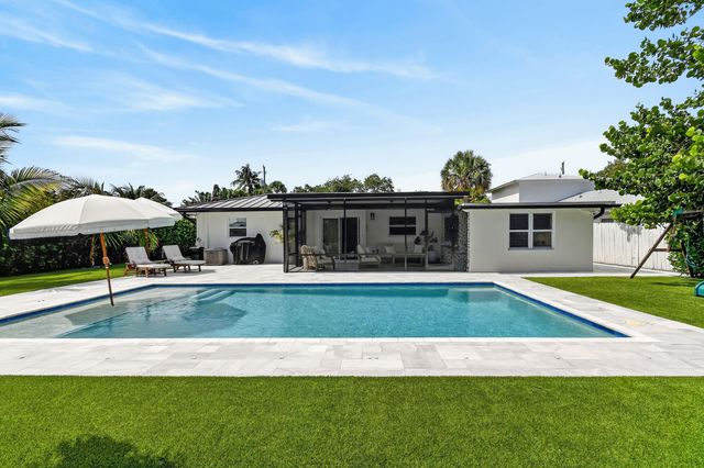 2427 COUNTRY OAKS Lane, Palm Beach Gardens, FL 33410