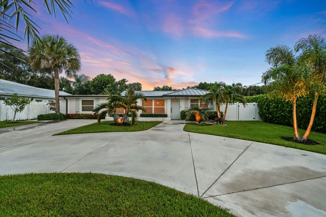 2427 COUNTRY OAKS Lane, Palm Beach Gardens, FL 33410
