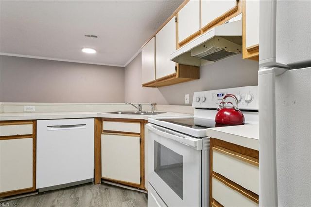 103 Marshall Way Apt F, Williamsburg, VA 23185