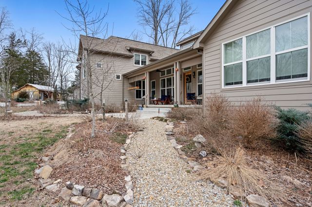 8012 Poplar Ridge Ln, Primm Springs, TN 38476