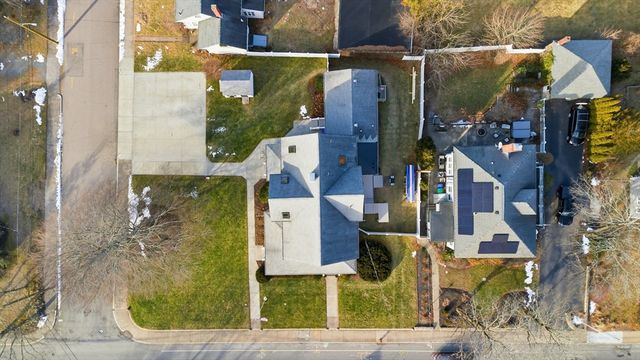 430 N Main 3, Attleboro, MA 02703