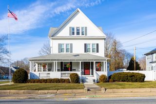 430 N Main 3, Attleboro, MA 02703