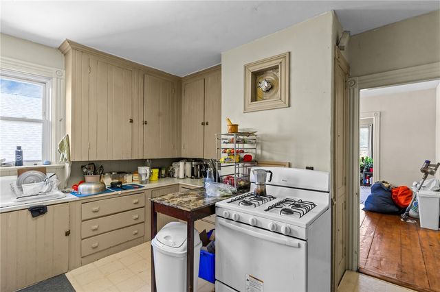 16 Ruggles Street, Providence, RI 02908