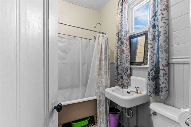 16 Ruggles Street, Providence, RI 02908