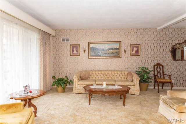 10010 Harwich Drive, Crestwood, MO 63126