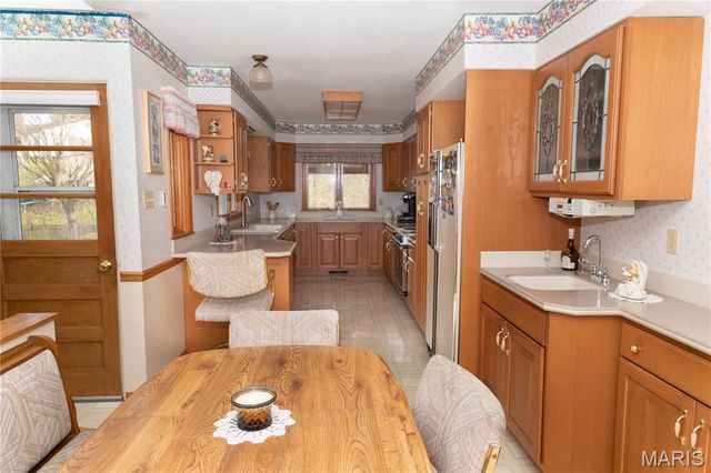 10010 Harwich Drive, Crestwood, MO 63126