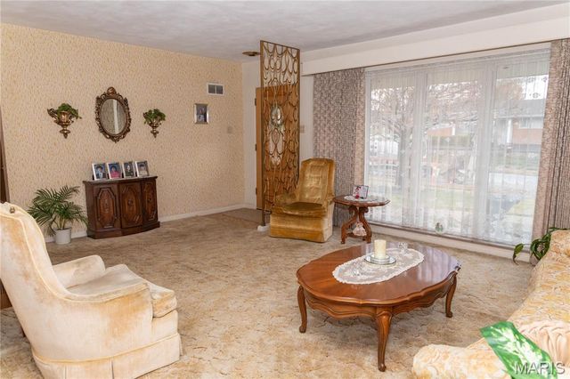 10010 Harwich Drive, Crestwood, MO 63126