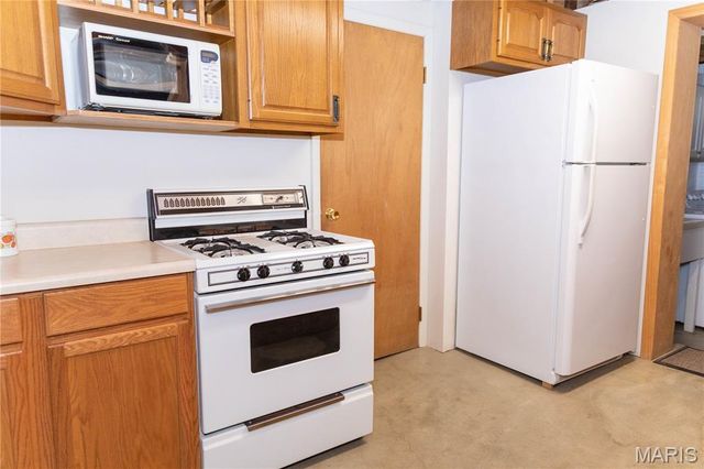 10010 Harwich Drive, Crestwood, MO 63126