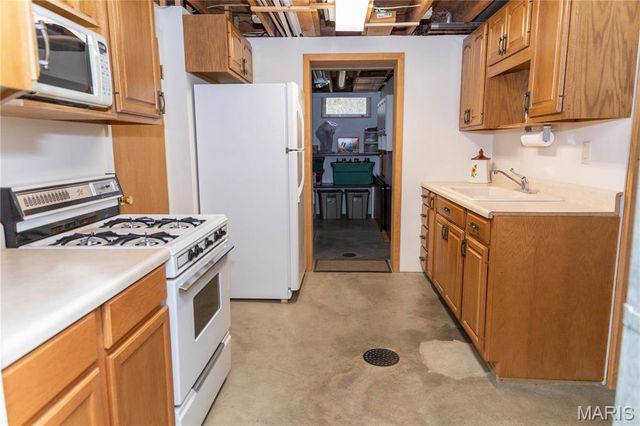 10010 Harwich Drive, Crestwood, MO 63126
