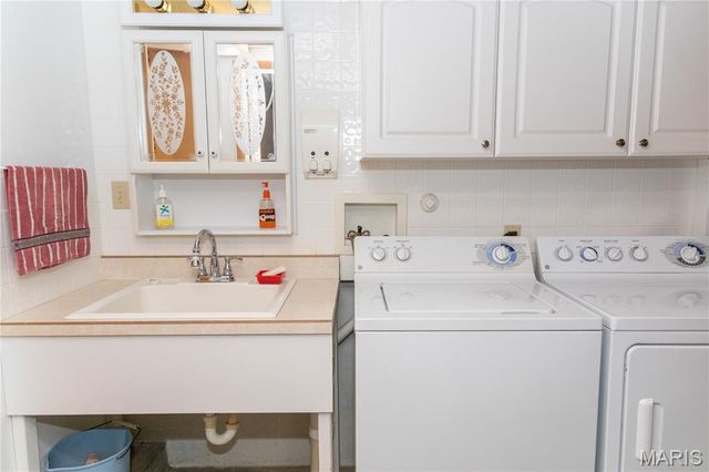 10010 Harwich Drive, Crestwood, MO 63126