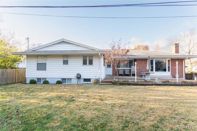 10010 Harwich Drive, Crestwood, MO 63126