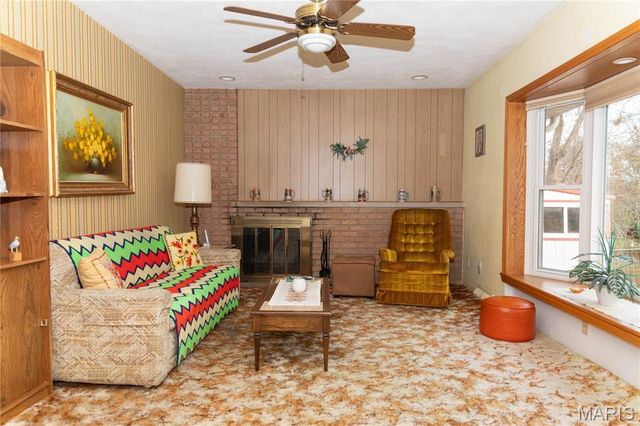 10010 Harwich Drive, Crestwood, MO 63126