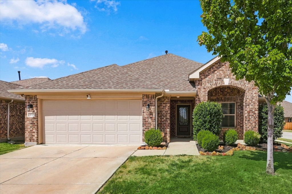 1733 Ridge Creek Lane, Aubrey, TX 76227 — exterior