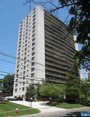 277 Prospect Avenue 4H, Hackensack, NJ 07601
