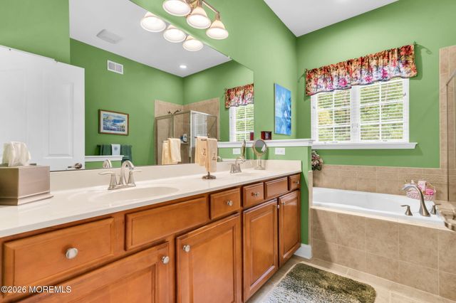 4 Cape May Court, Waretown, NJ 08758