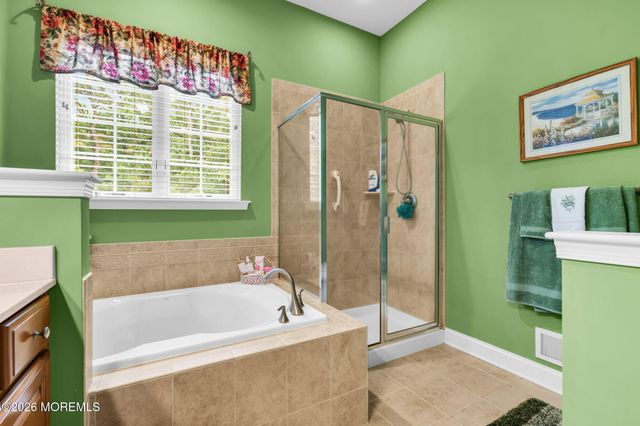 4 Cape May Court, Waretown, NJ 08758