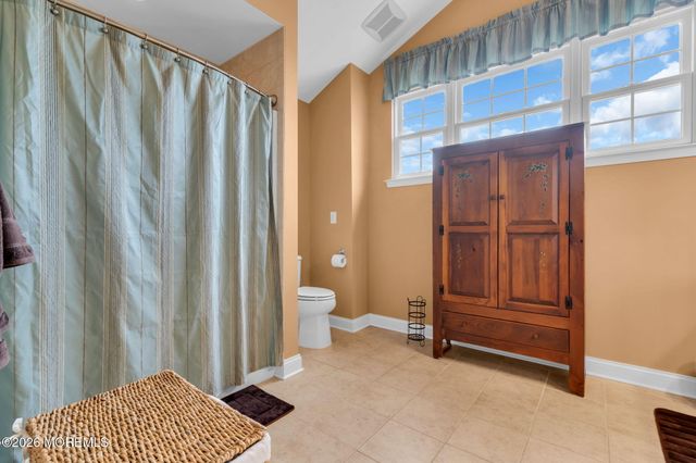 4 Cape May Court, Waretown, NJ 08758
