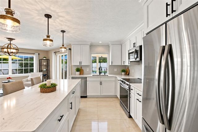 1242 PINEBROOK WAY, Venice, FL 34285