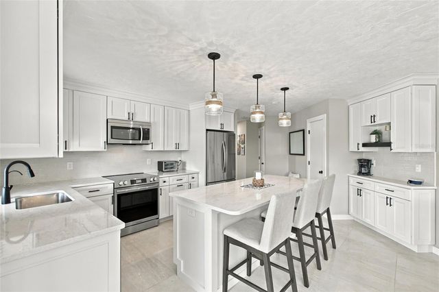 1242 PINEBROOK WAY, Venice, FL 34285