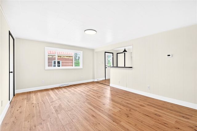237 Allen Ave, Donora, PA 15033