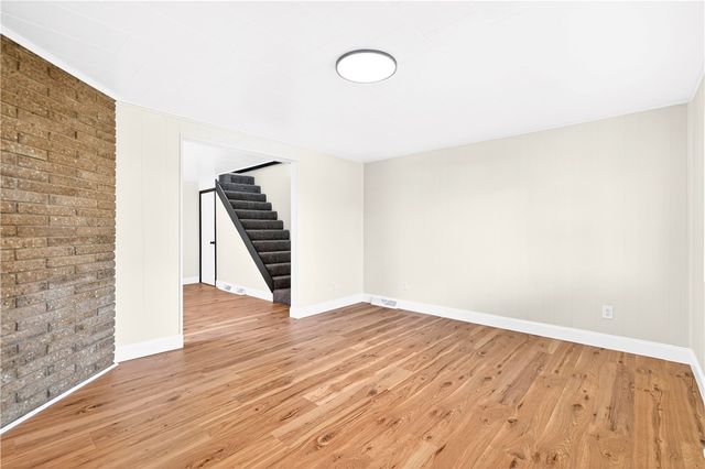 237 Allen Ave, Donora, PA 15033