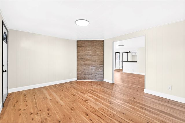 237 Allen Ave, Donora, PA 15033