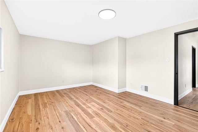 237 Allen Ave, Donora, PA 15033