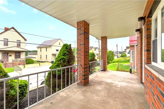 237 Allen Ave, Donora, PA 15033