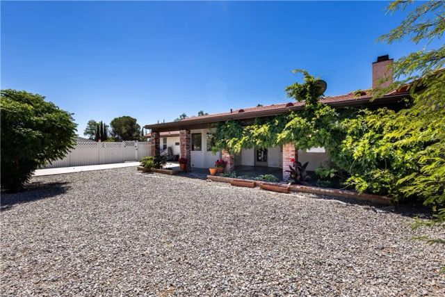 20086 Yucca Loma, Apple Valley, CA 92307